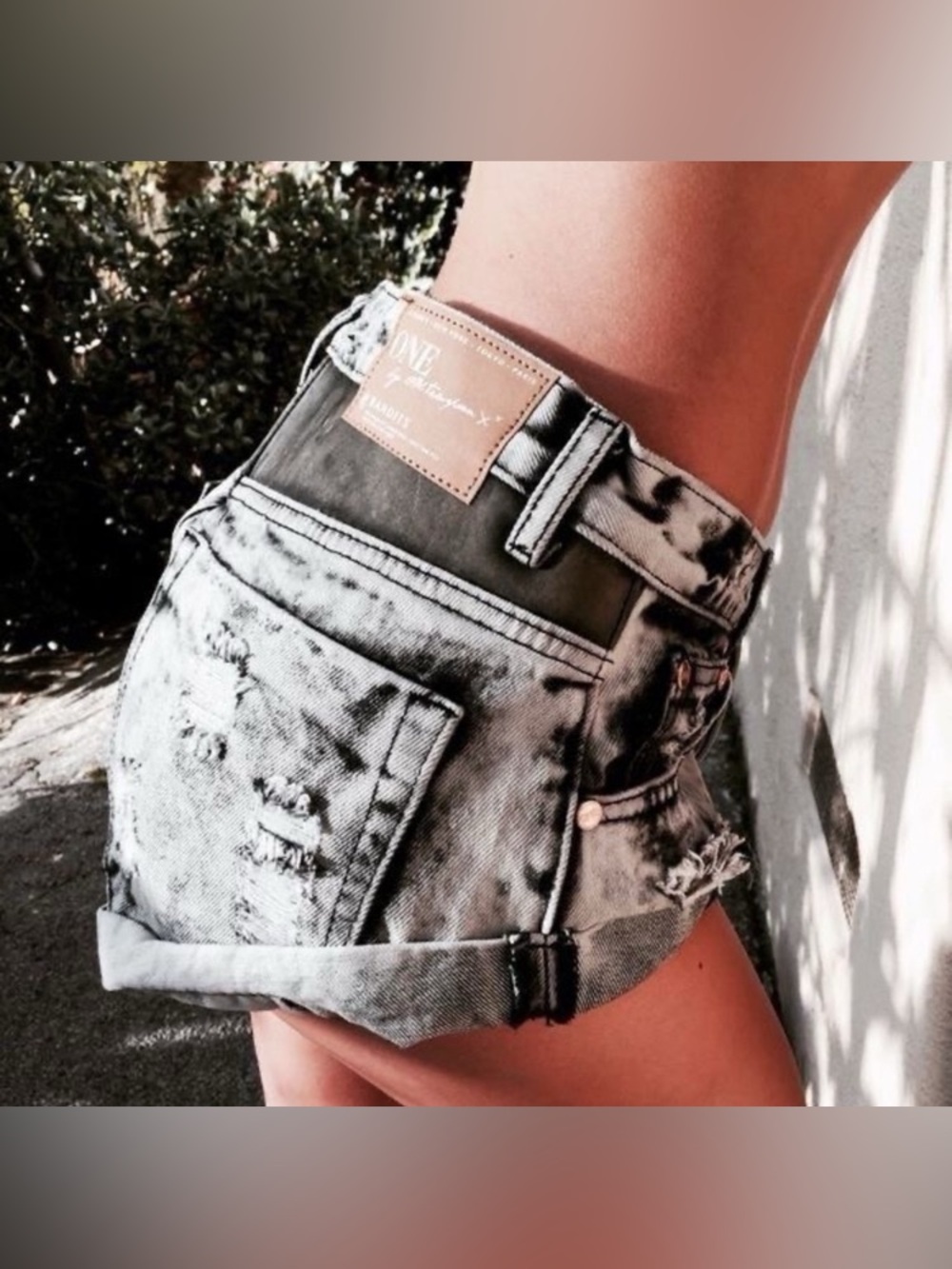 NWOT one teaspoon Harley bandits acid wash jean shorts 25